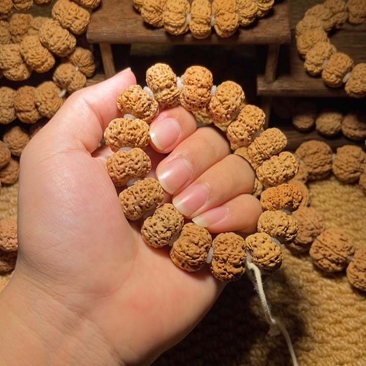 延***师金刚菩提手串六瓣夹板