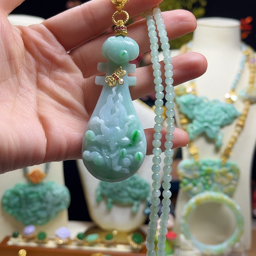 翡翠颈饰未镶嵌天然翡翠