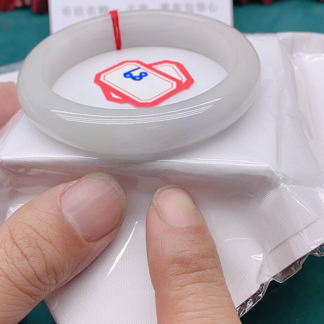 翡翠手镯未镶嵌899999999