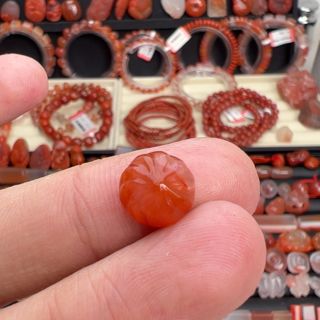 南红玛瑙未镶嵌颈饰包子