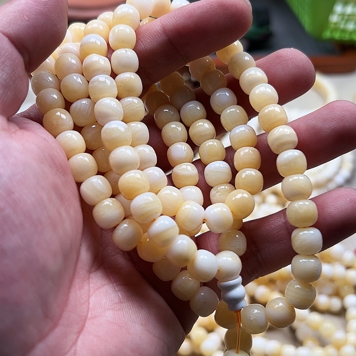 白玉菩提吊坠黄色391