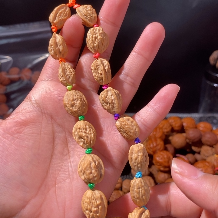 手串文玩核桃……30