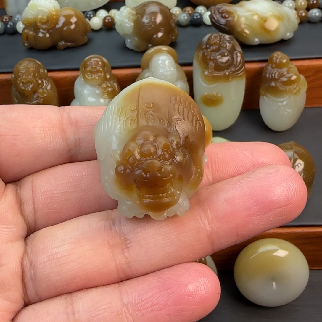 和田玉（糖玉）颈饰未镶嵌铁*哥定制