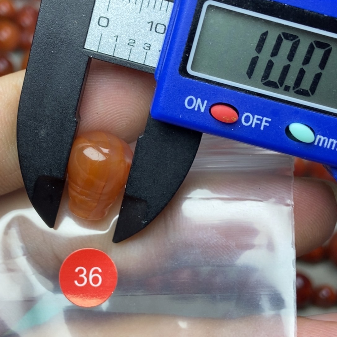 南红玛瑙未镶嵌有瑕疵