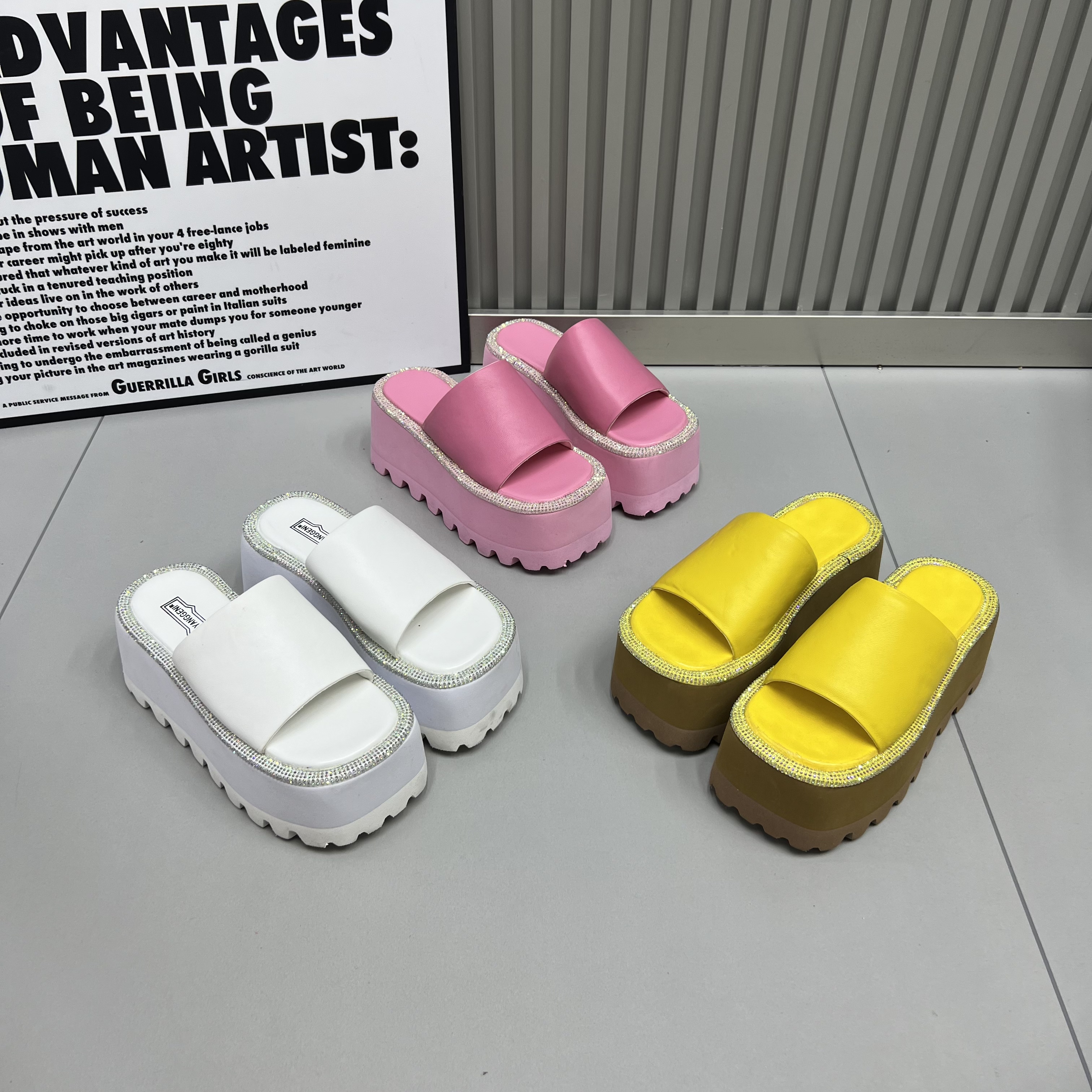 夏季新款欧货凉拖舒适百搭增高透气闪钻凉拖