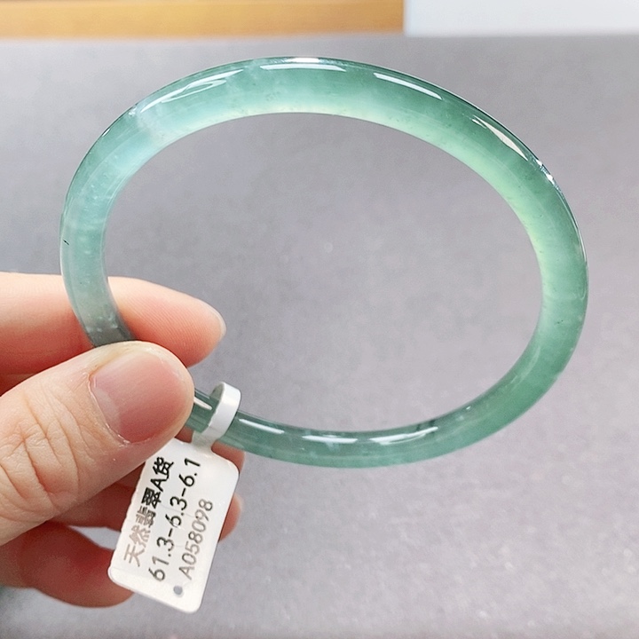 【闪购商品】翡翠手镯（圆镯）未镶嵌