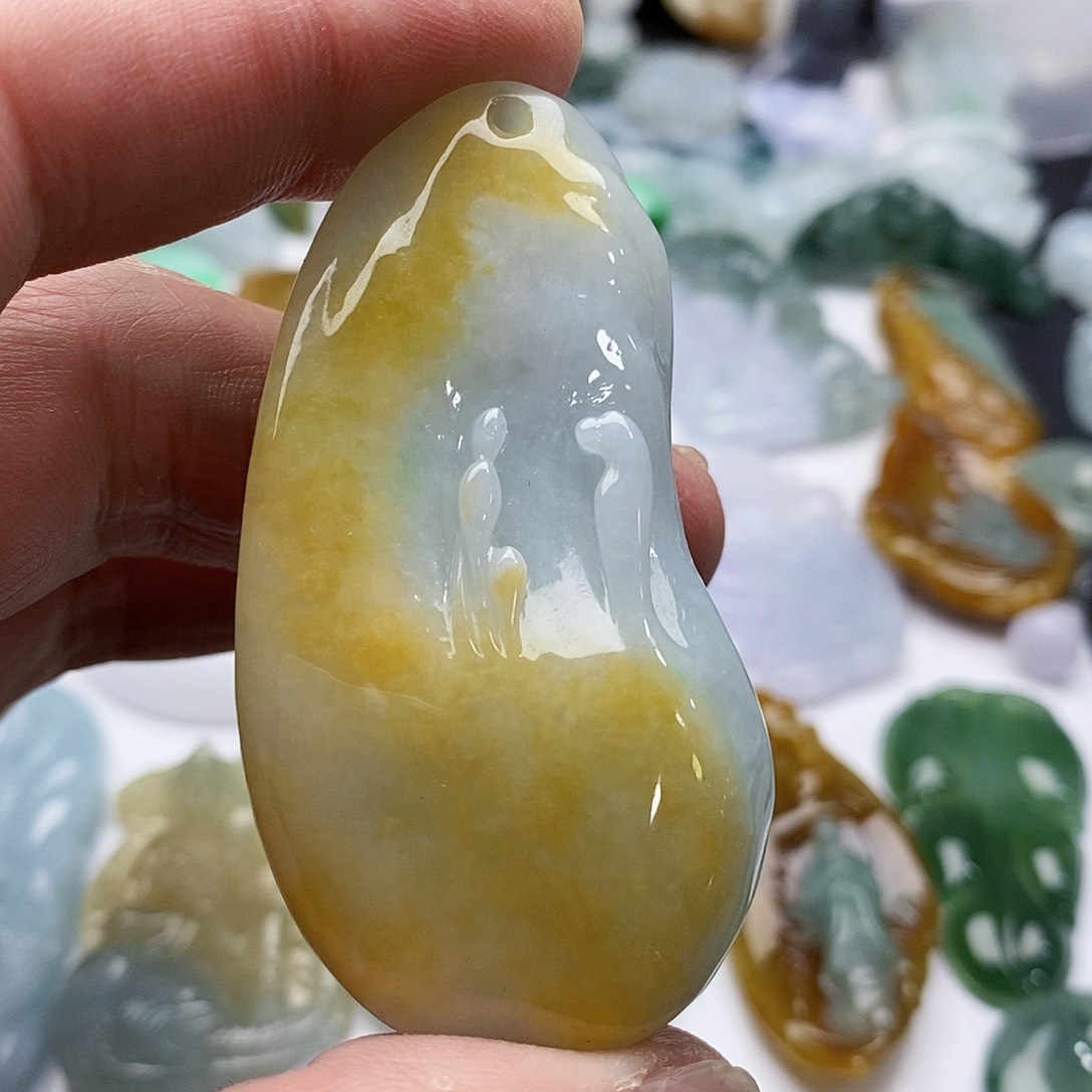 翡翠颈饰未镶嵌悟道