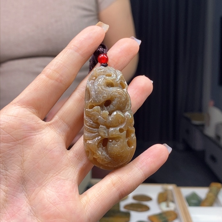 岫岩河磨玉（透闪石质玉）颈饰未镶嵌