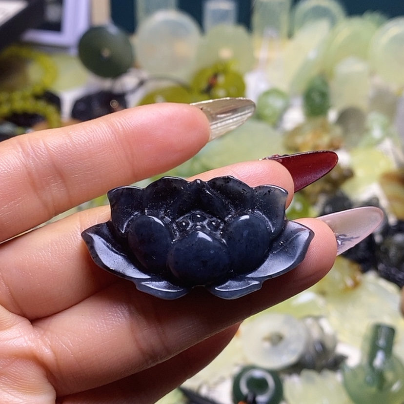 【闪购商品】蛇纹石玉颈饰未镶嵌