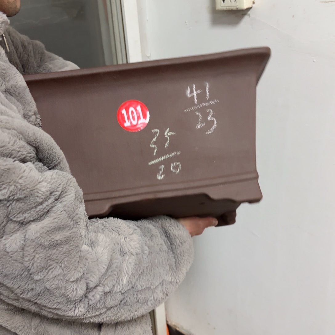 紫砂花盆呜呜呜呜