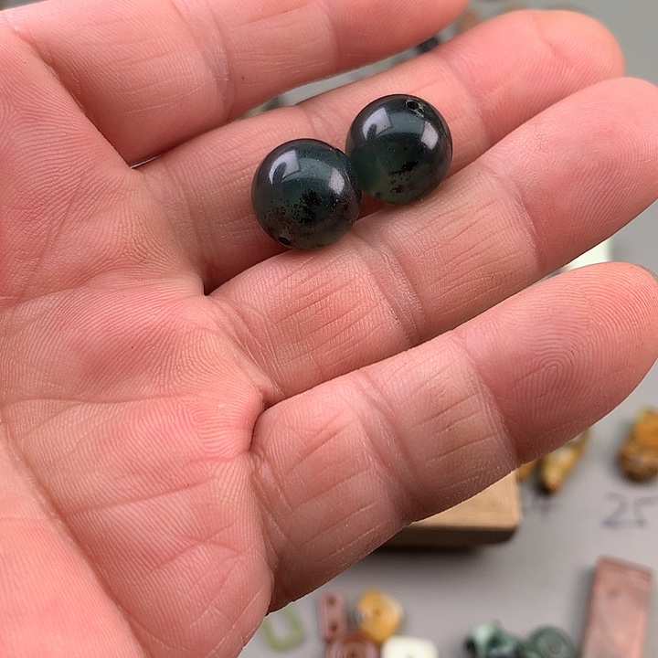 同***缘蛇纹石玉未镶嵌百搭配饰