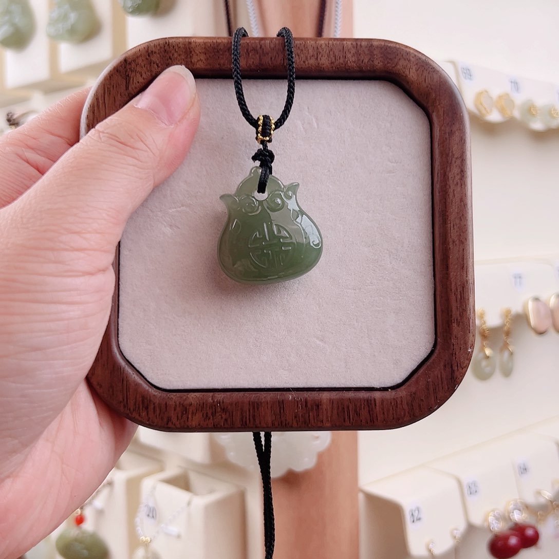 和田玉吊坠(不含链)未镶嵌他*姨