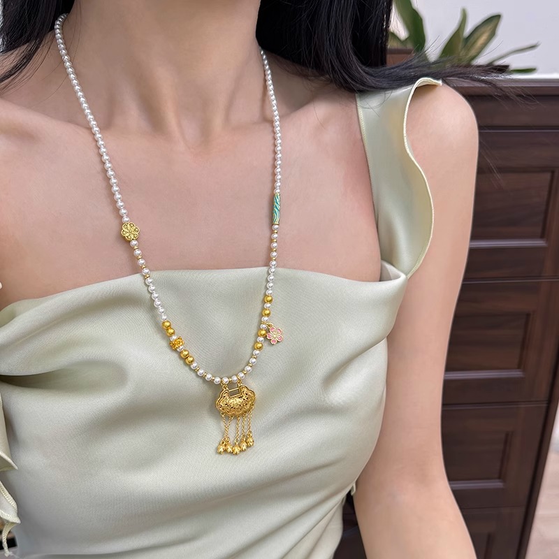 钛钢项链 新中式古法平安如意锁项链2025新款施家珍珠长款锁骨链 