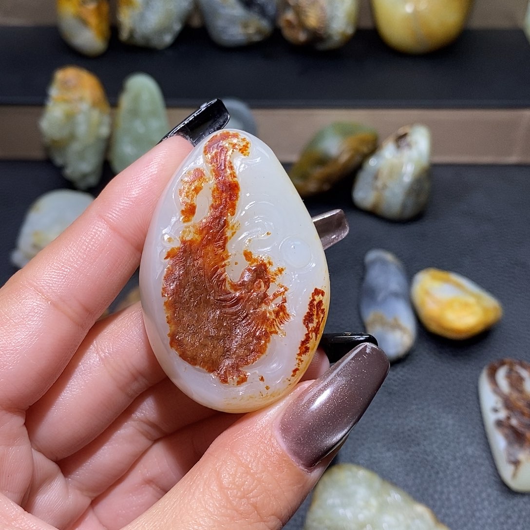 战***下和田玉未镶嵌颈饰