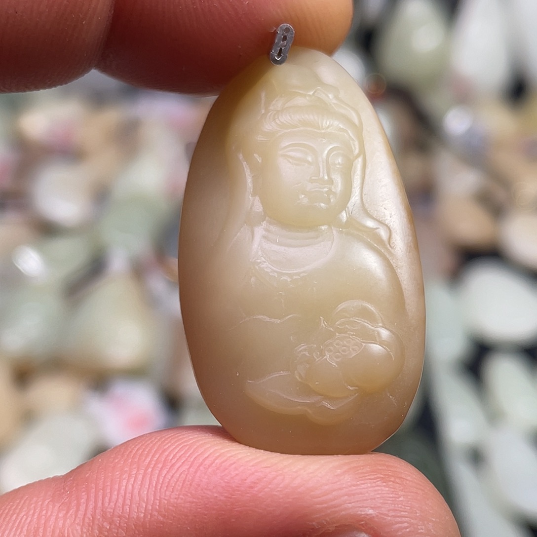 和田玉（糖玉）未镶嵌颈饰吊坠