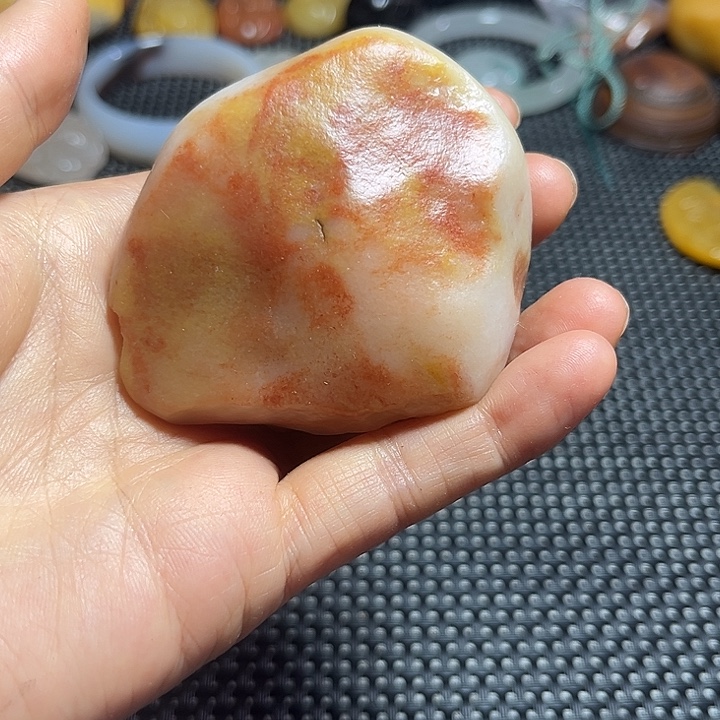 未镶嵌石英质玉（天山翠）珠宝奇石