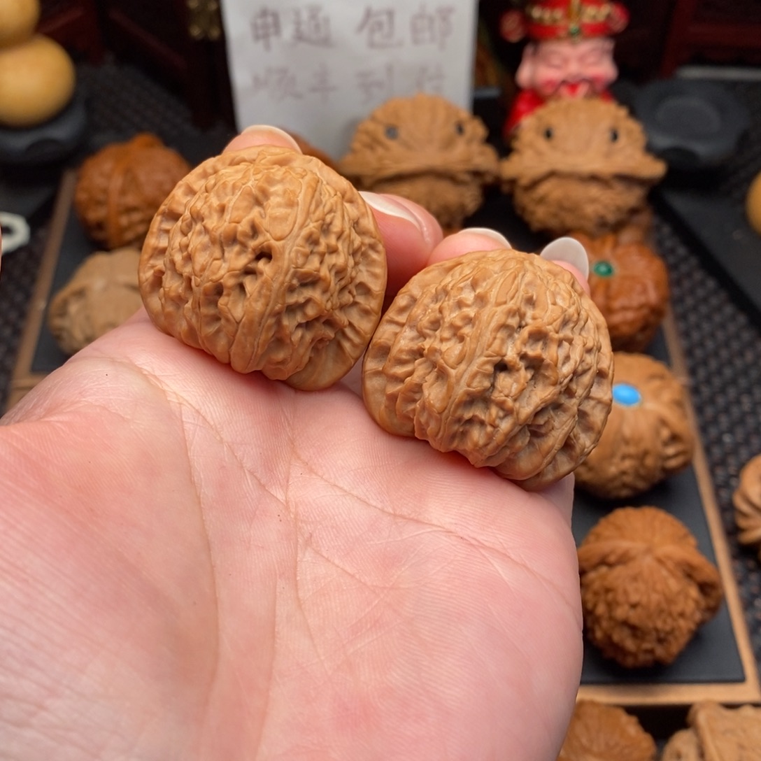 撞****文玩核桃把件白狮子