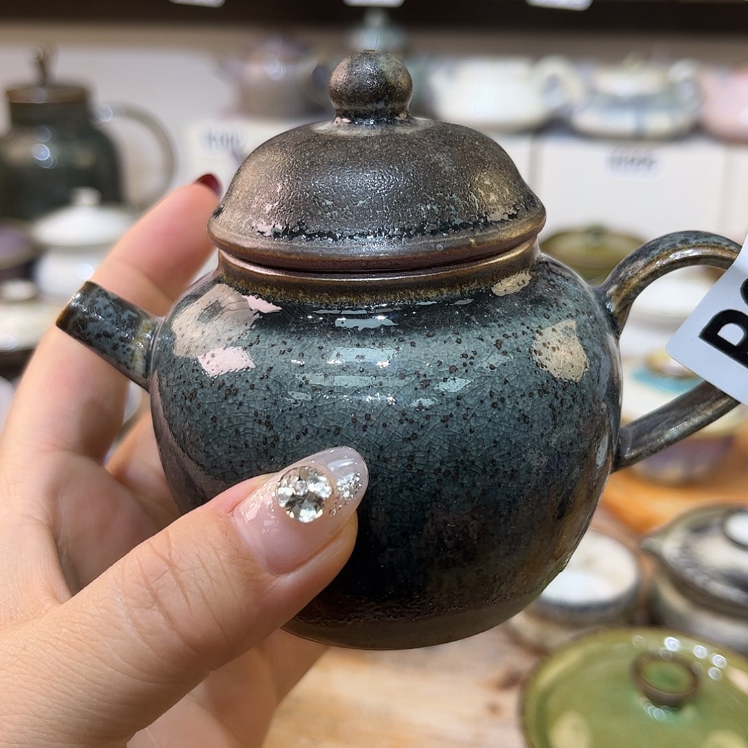 白泥茶杯大***?陶瓷艺术