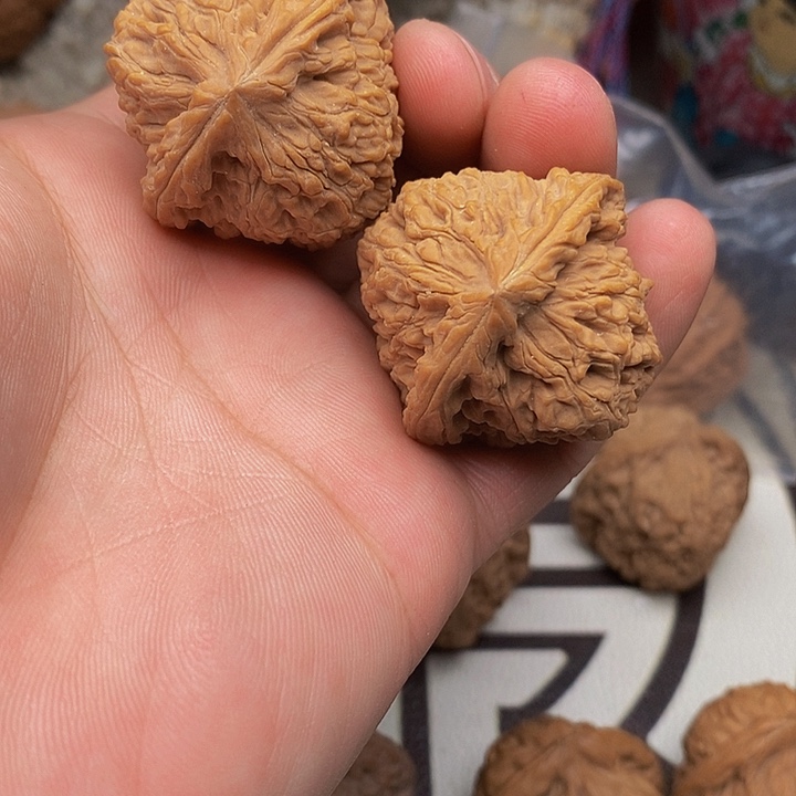 桃核把件c****志南疆石狮子头