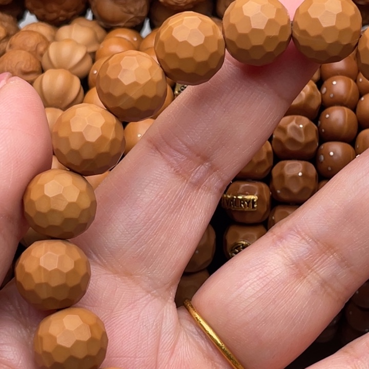 百***利吊坠猴头核桃全品无暇钻面