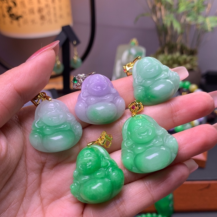 翡翠未镶嵌吊坠(赠链)