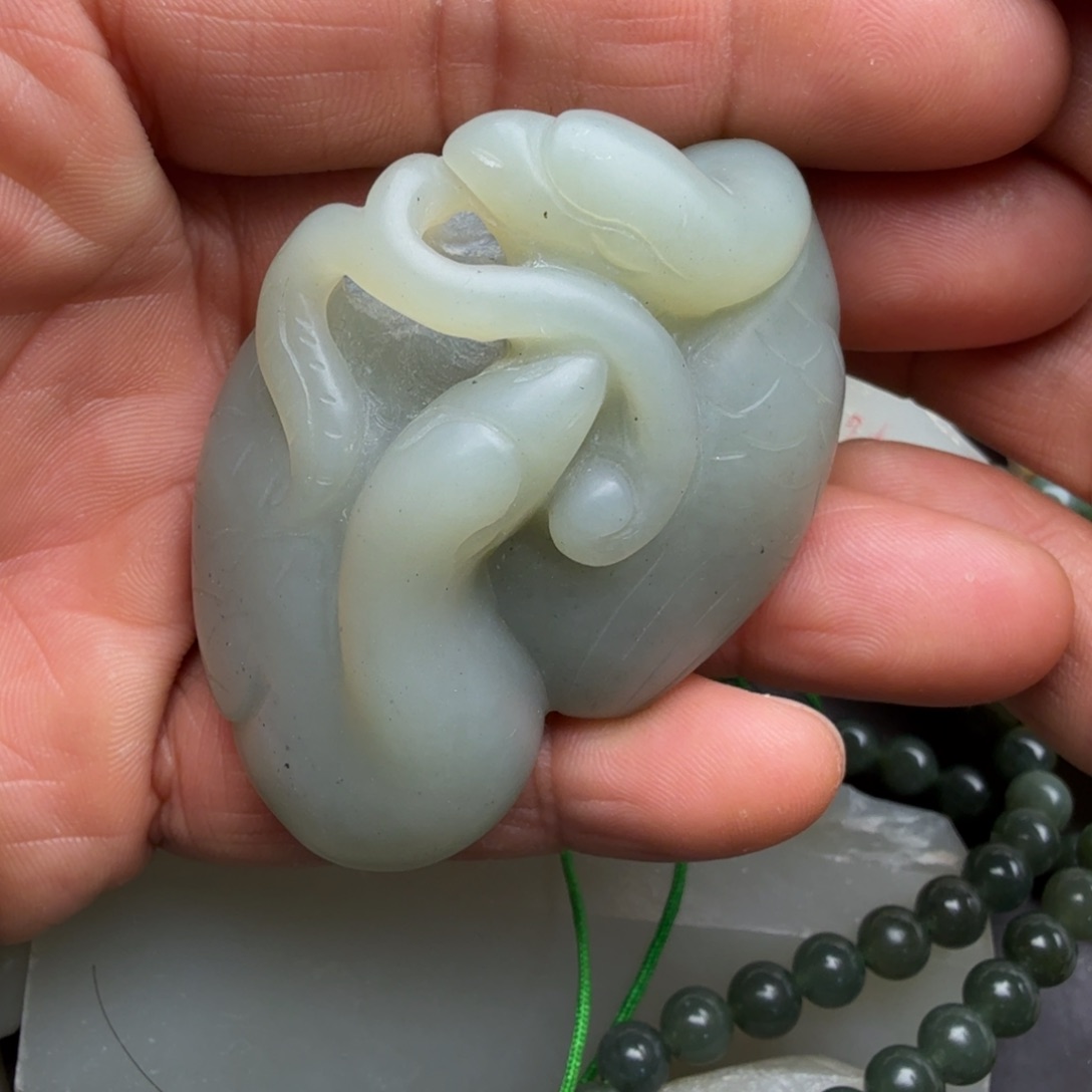 和田玉颈饰未镶嵌