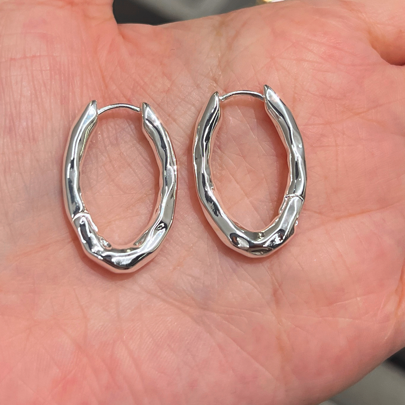 铜合金耳饰 法式极简百搭肌理感亮银色椭圆圈圈耳环