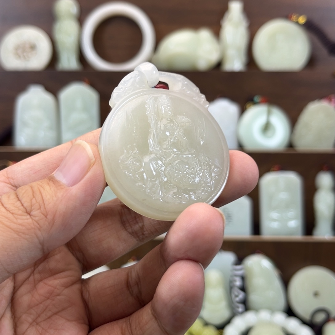 激***嗒和田玉未镶嵌颈饰