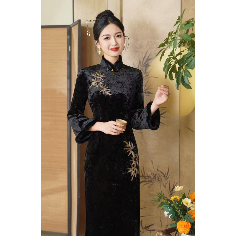 1299  黑色  丝绒   竹叶  刺绣   毛领  冬款  旗袍