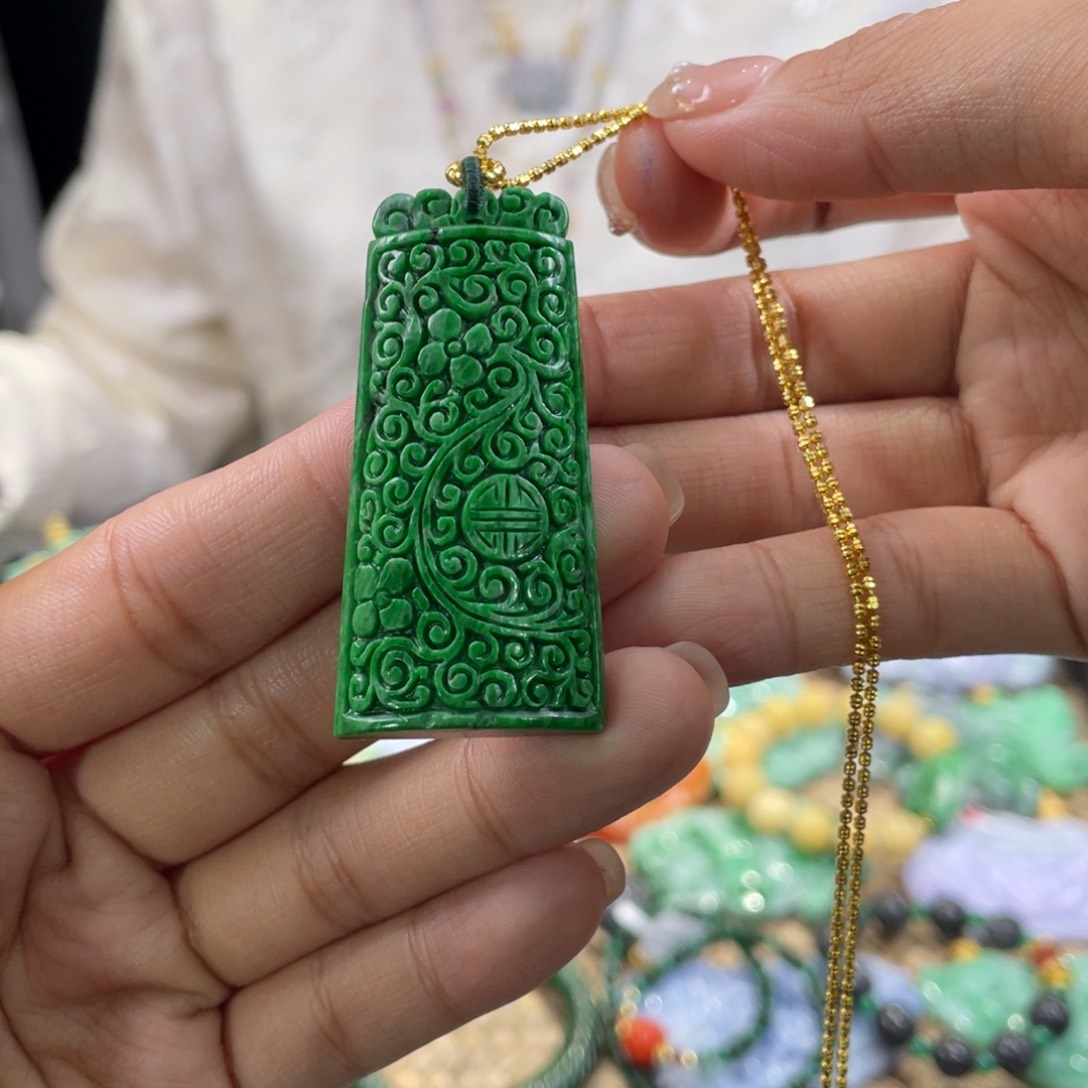 翡翠颈饰未镶嵌代编织