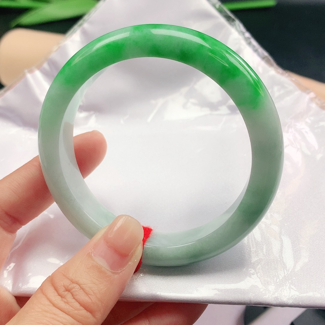 翡翠手镯未镶嵌57圈2340