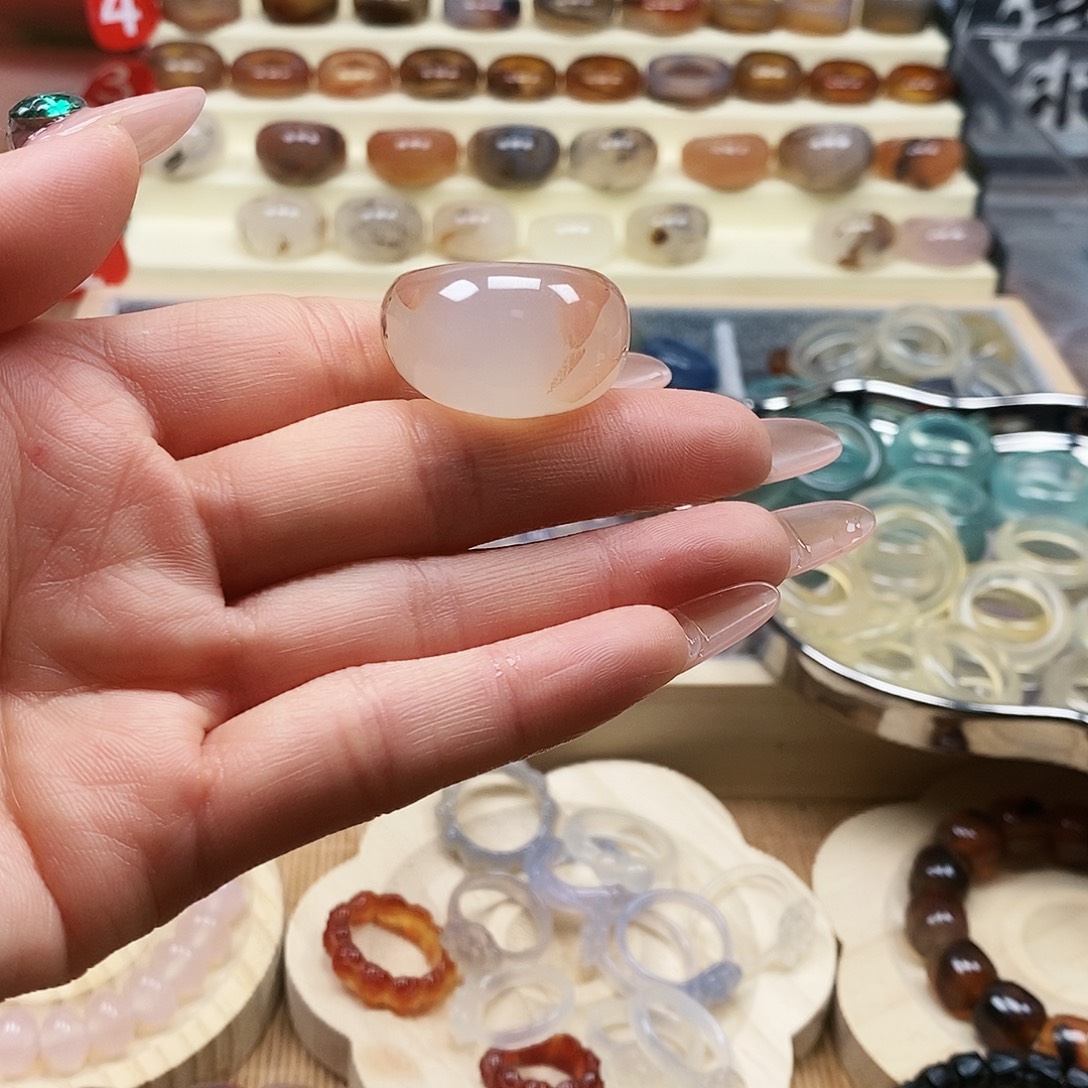 莓***星玛瑙/玉髓未镶嵌戒指