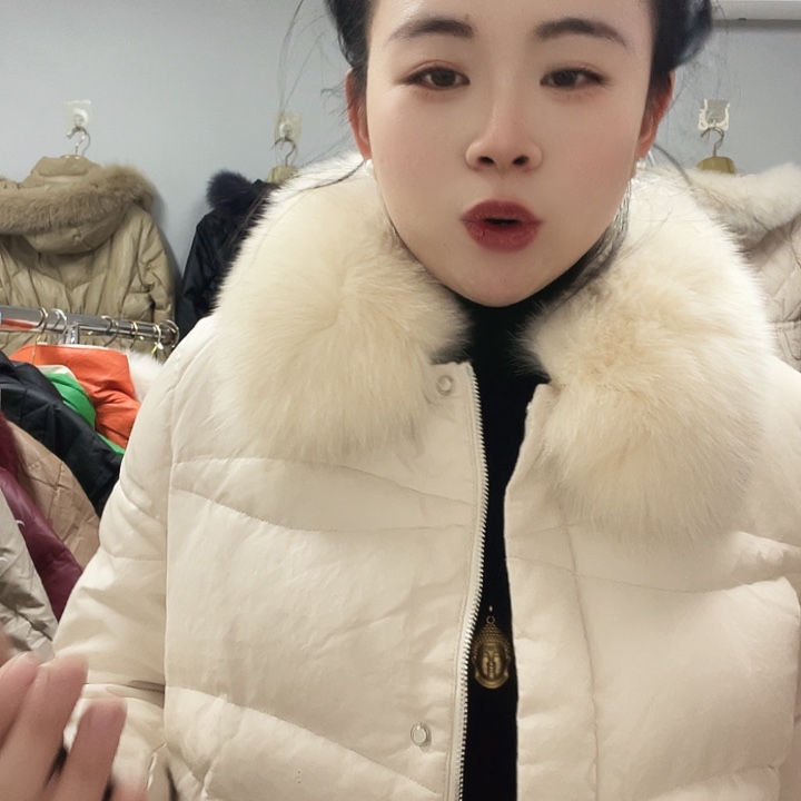 皮衣皮衣哦哟皮衣