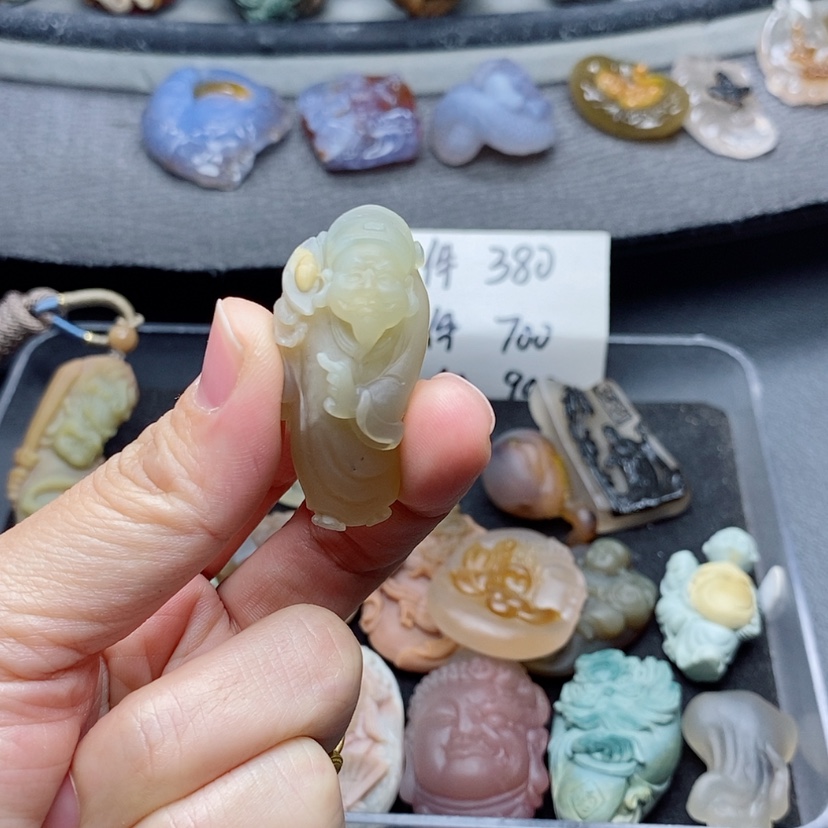 【闪购商品】定制石英质玉吊坠未镶嵌