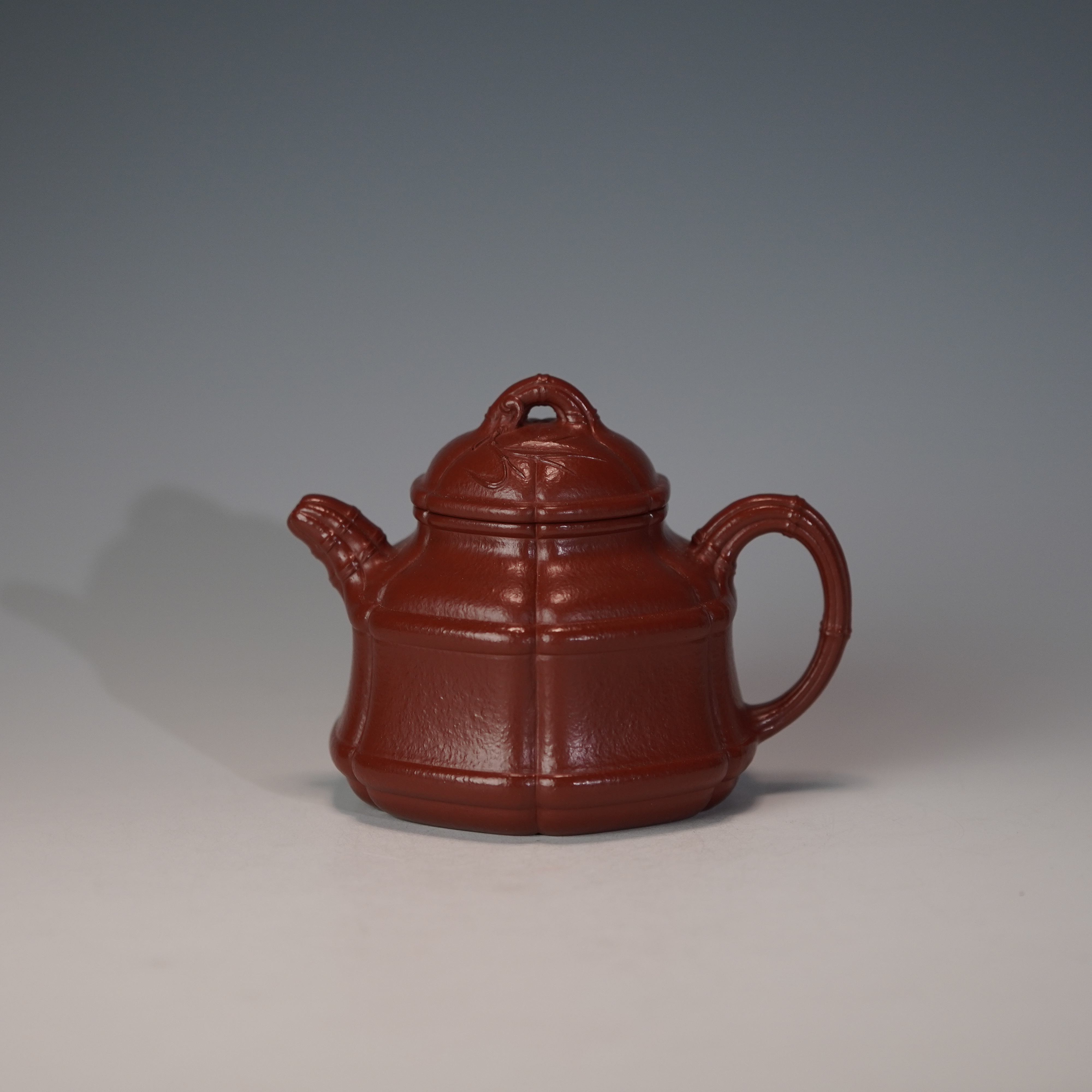 lot.21756 雷罡 朱泥六方竹鼎壶 200cc