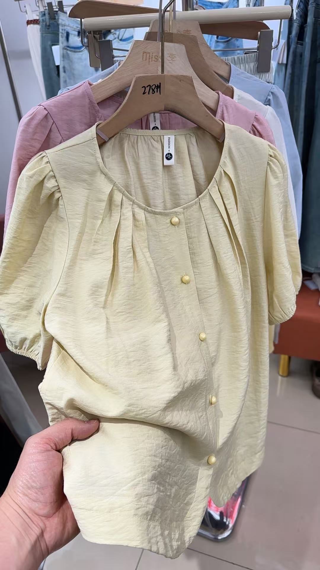 时尚百搭洋气显瘦透气小衫（洋洋）