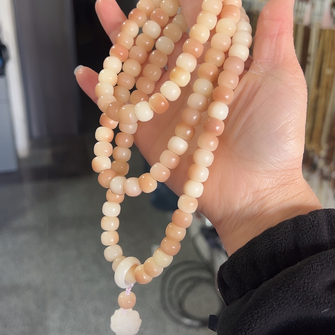 白玉菩提吊坠8×10