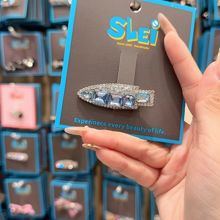 蓝色钻铲子夹款式