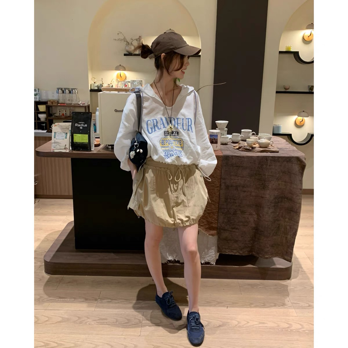 泡菜棉麻连帽印花上衣