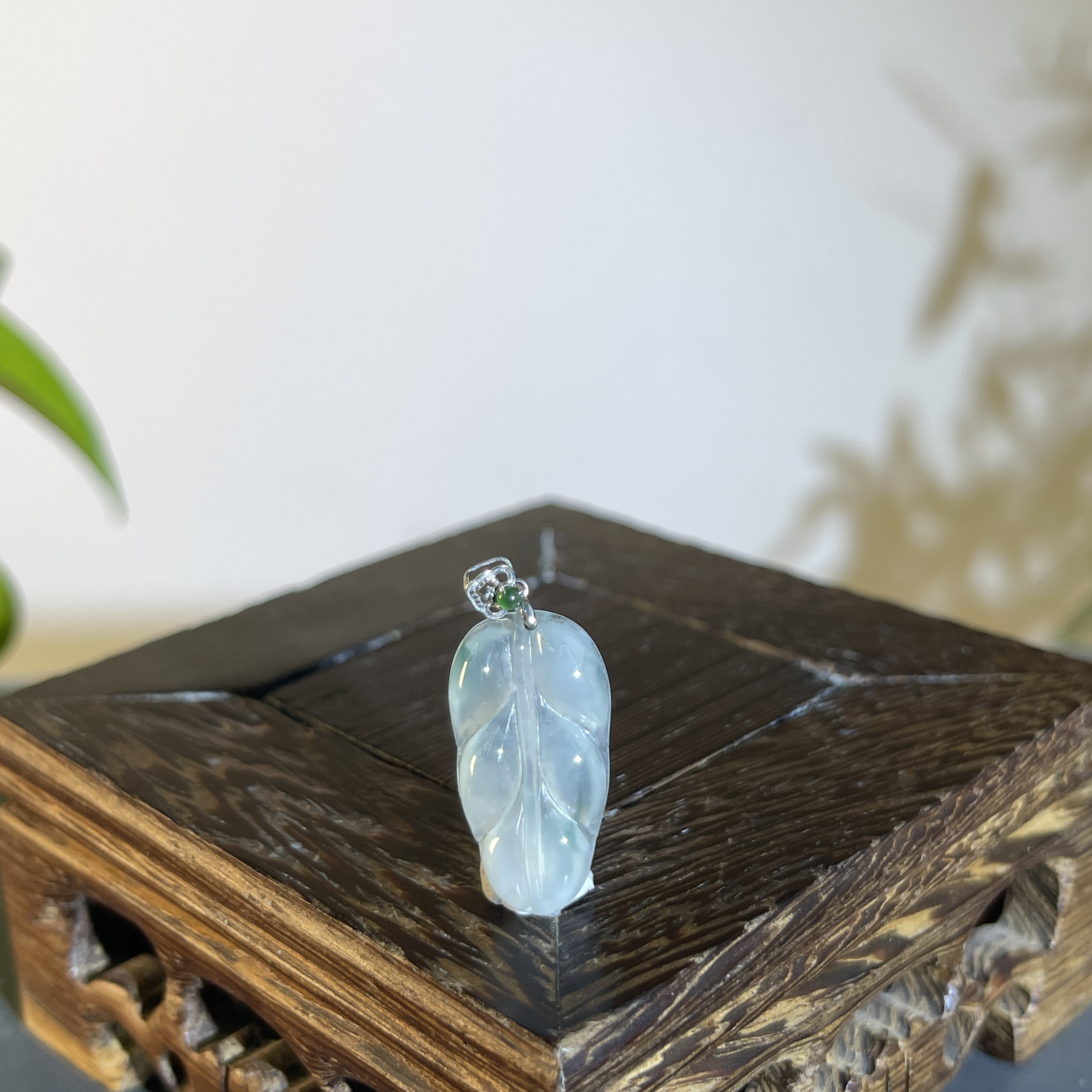 JTW24-018 天然缅甸A货翡翠   18K金扣大业有成