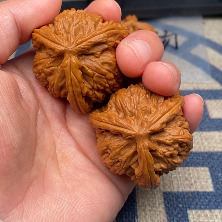 吊坠文玩核桃听*三棱