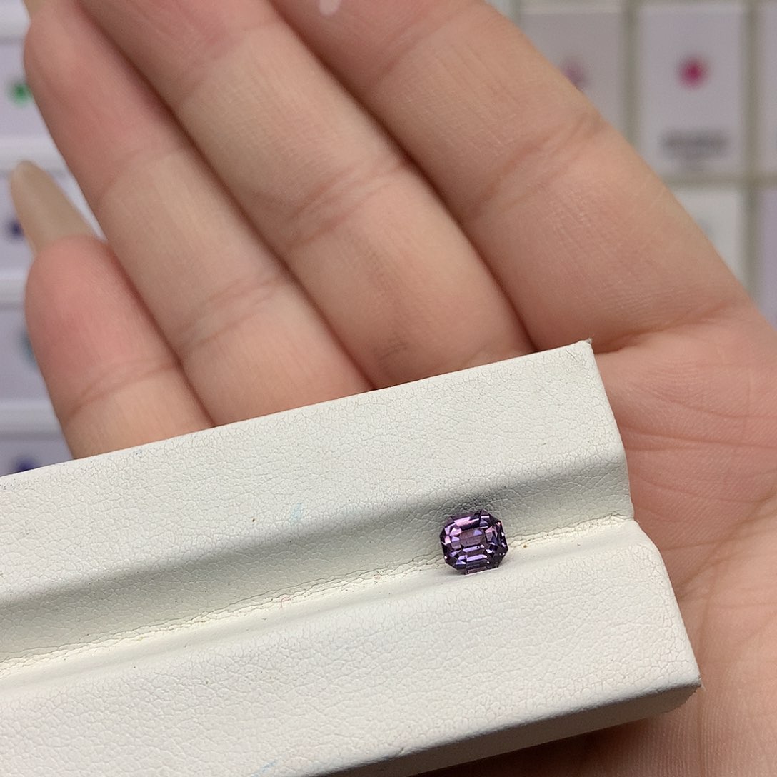 尖晶石裸石未镶嵌