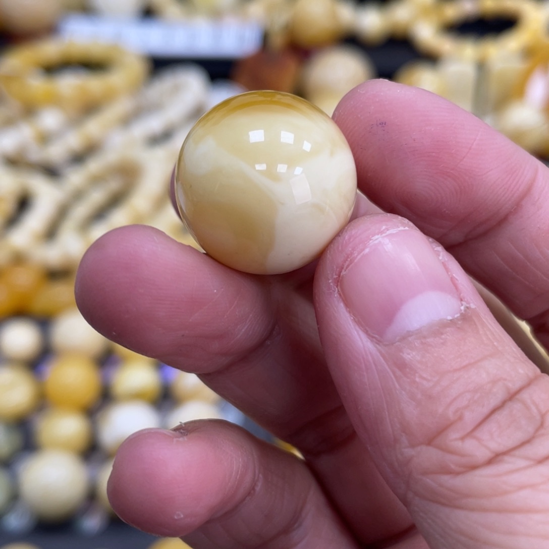 琥珀珠宝奇石未镶嵌20.1mm微瑕疵溶洞