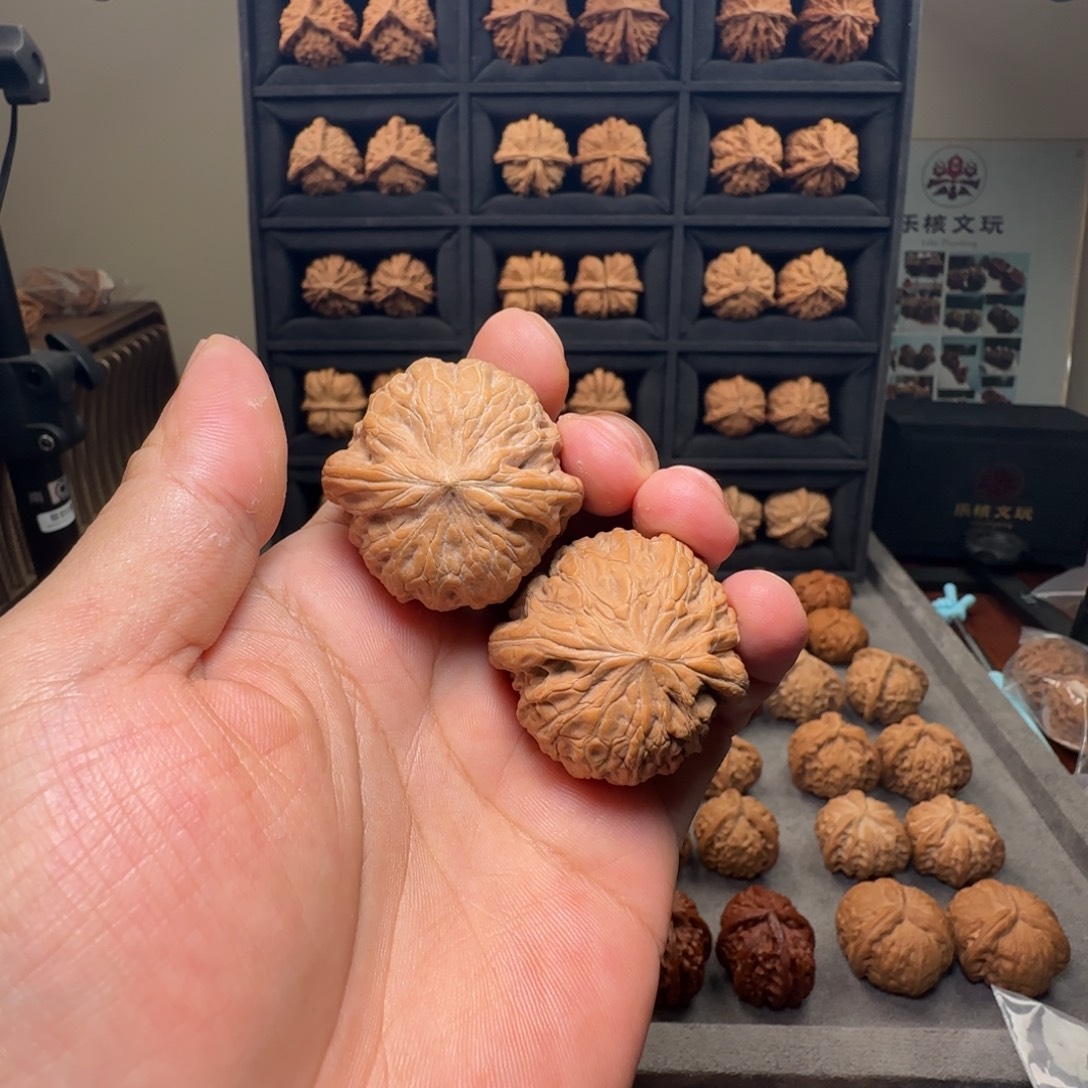 噢***噢吊坠文玩核桃铁锤狮子