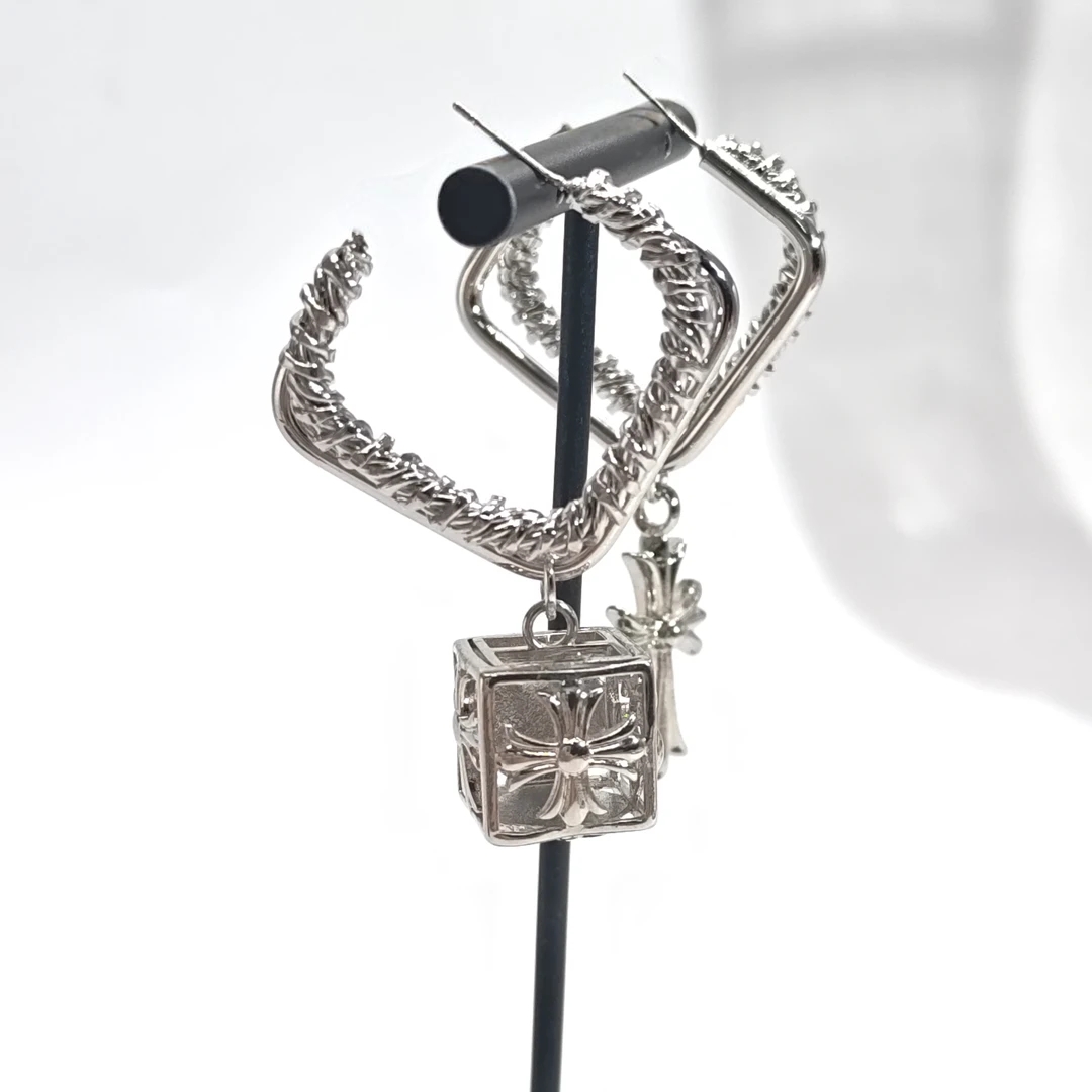 铜合金耳饰 06949小众设计感方形螺旋骰子十字流苏个性耳环