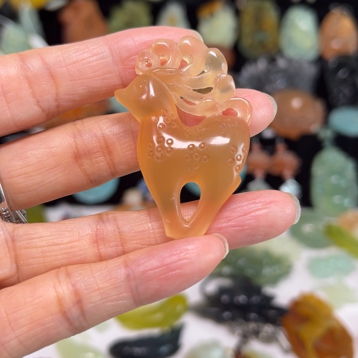 蛇纹石玉未镶嵌吊坠(赠链)