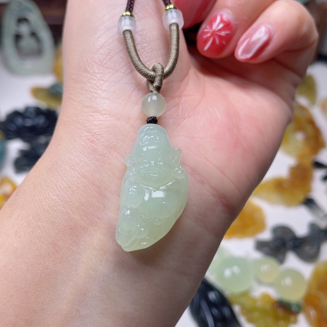 蛇纹石玉颈饰未镶嵌