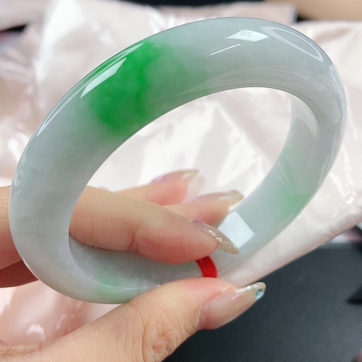 未镶嵌手镯翡翠，832