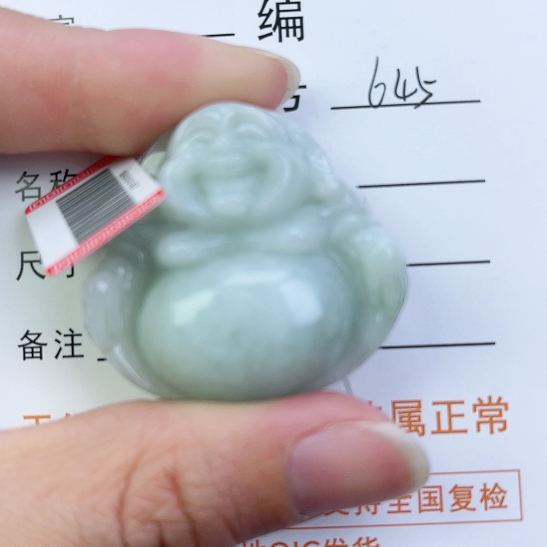 翡翠颈饰未镶嵌佛公微瑕