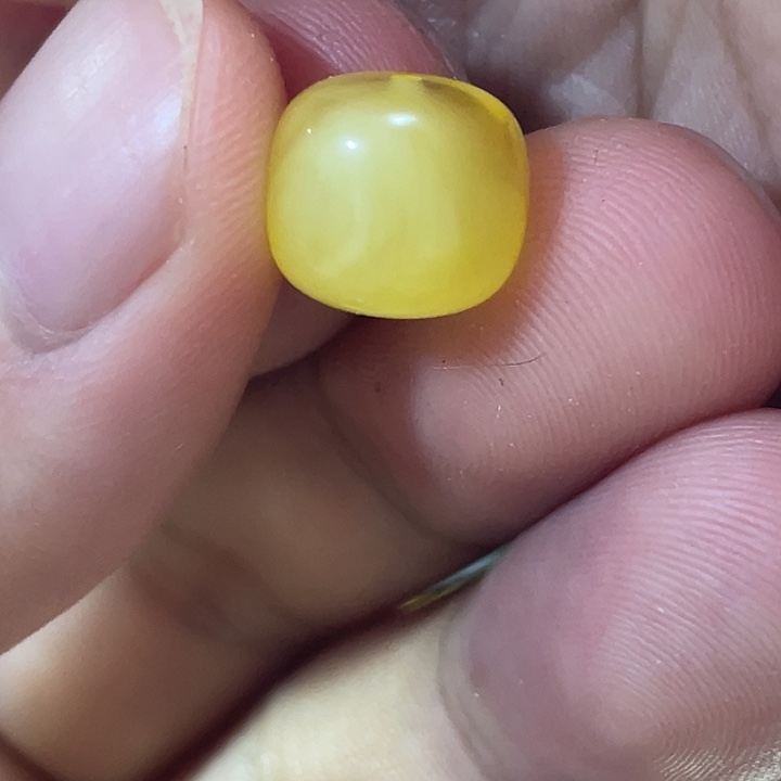 琥珀未镶嵌珠宝奇石10.8mm微微瑕金白单珠